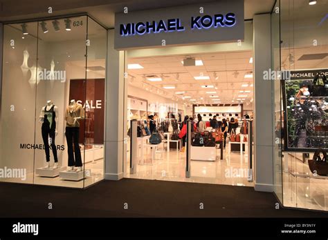 vaughan mills Michael Kors